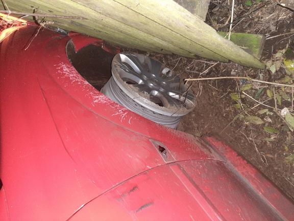 Vectra which was being driven after losing a tyre