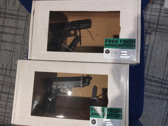 Two imitation firearms seized 
